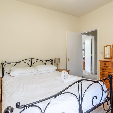 Handpost View Apartment Newport  Bagian luar foto