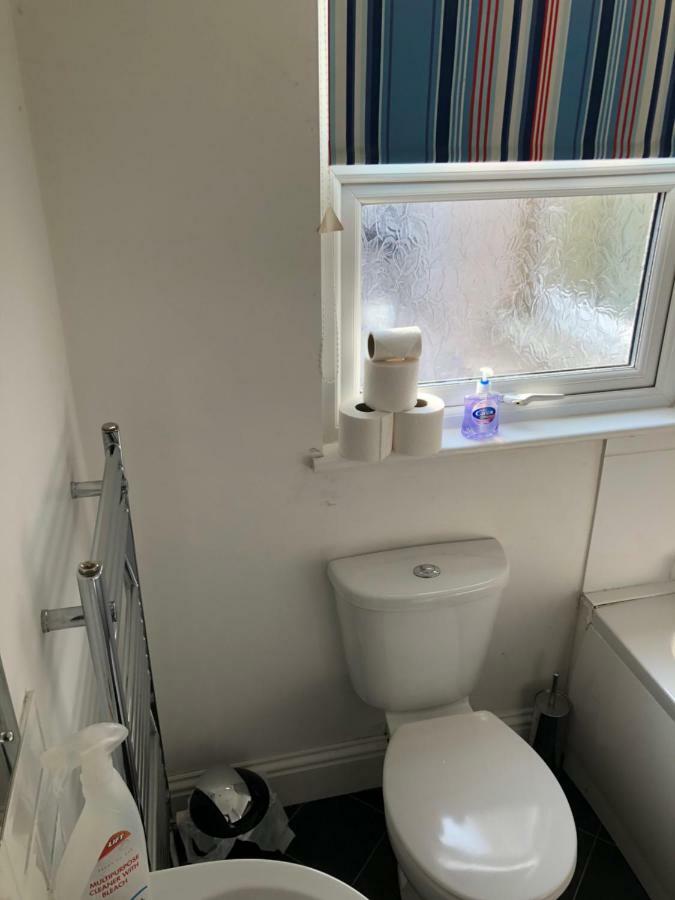 Handpost View Apartment Newport  Bagian luar foto
